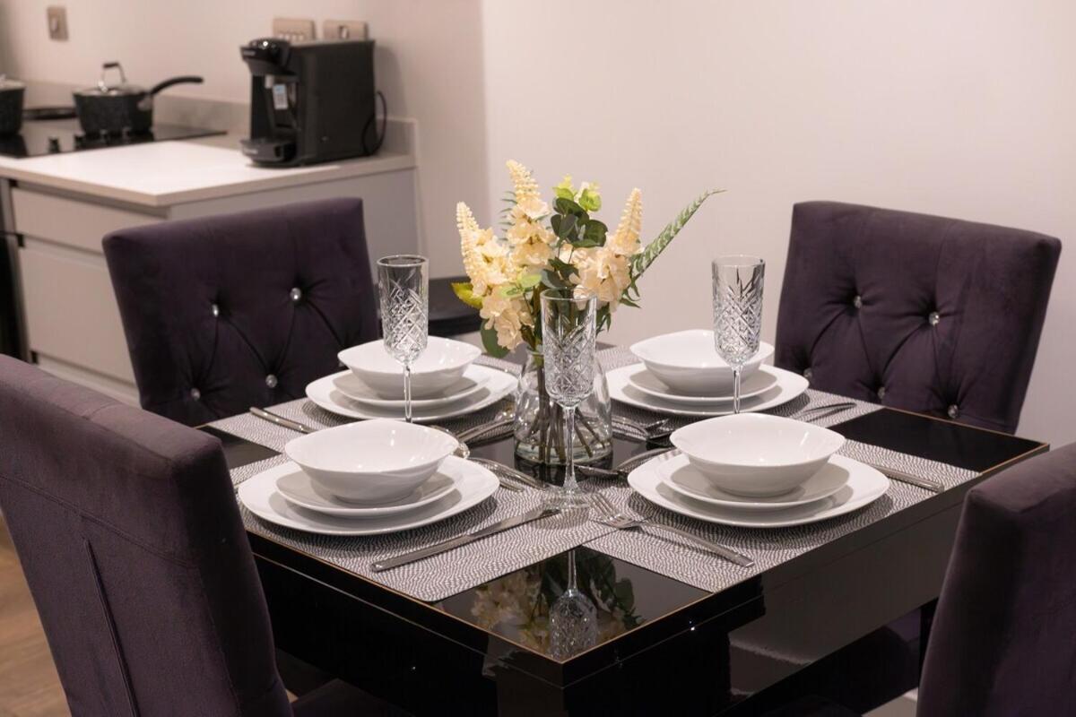 Apartment Luxury Mcr 2bed,2bath Apartment- Location! *