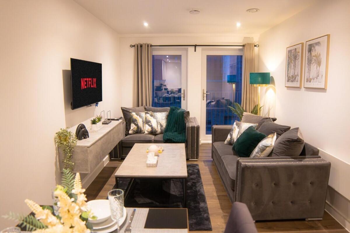 Luxury Mcr 2bed,2bath Apartment- Location!